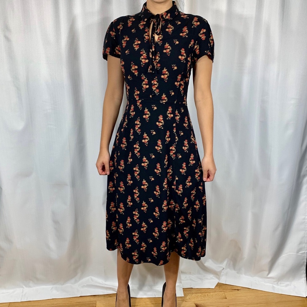 🌟2 for $22 🌟 Floral Print Midi Dress